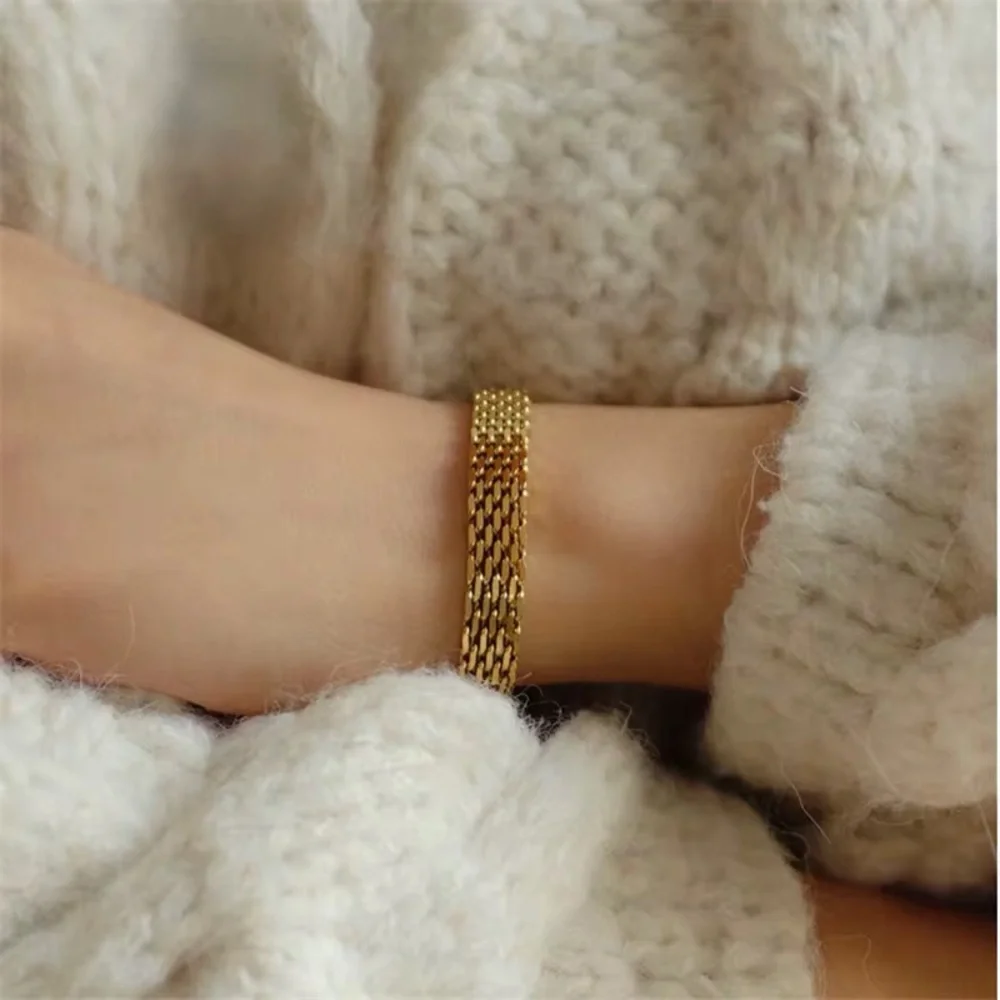 18K Gold Plated Mesh Chain Bracelet - Picture 9 of 10